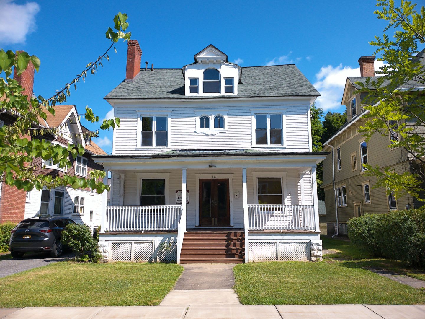 813 Euclid Avenue Gorgeous Single Family Home With Garage And Off Street Parking Available 8 1 27 – photo 2