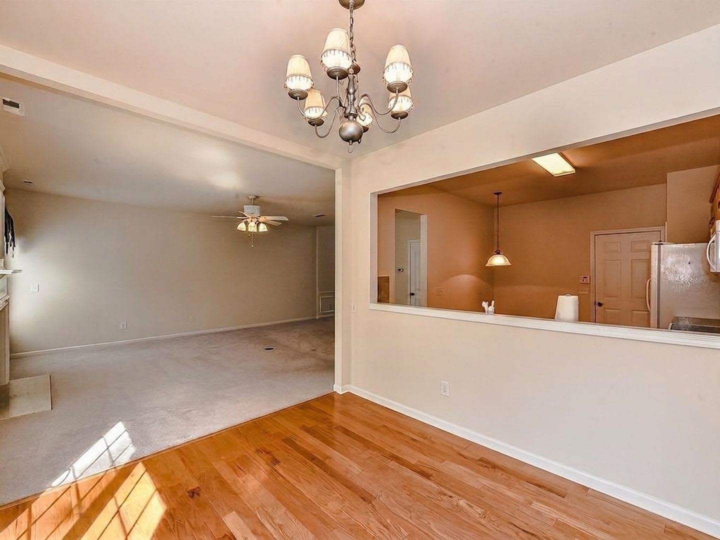 Charming Townhome located in the Blakeney Preserve in Charlotte! – photo 3
