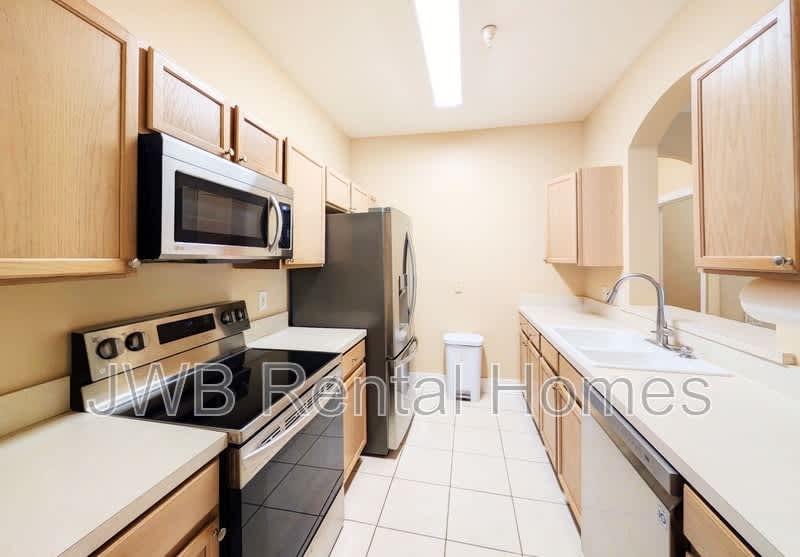 10550 Baymeadows Rd – photo 4
