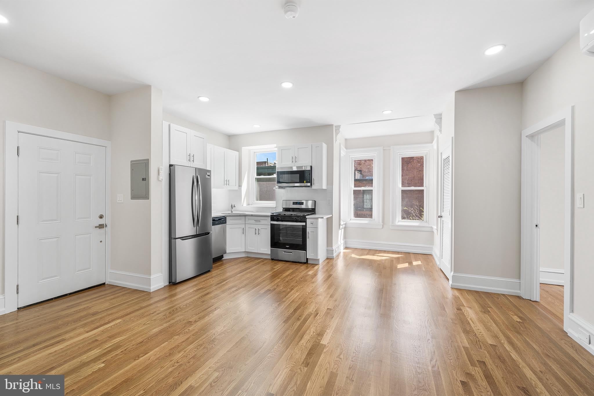 2309 GREEN Street – photo 2