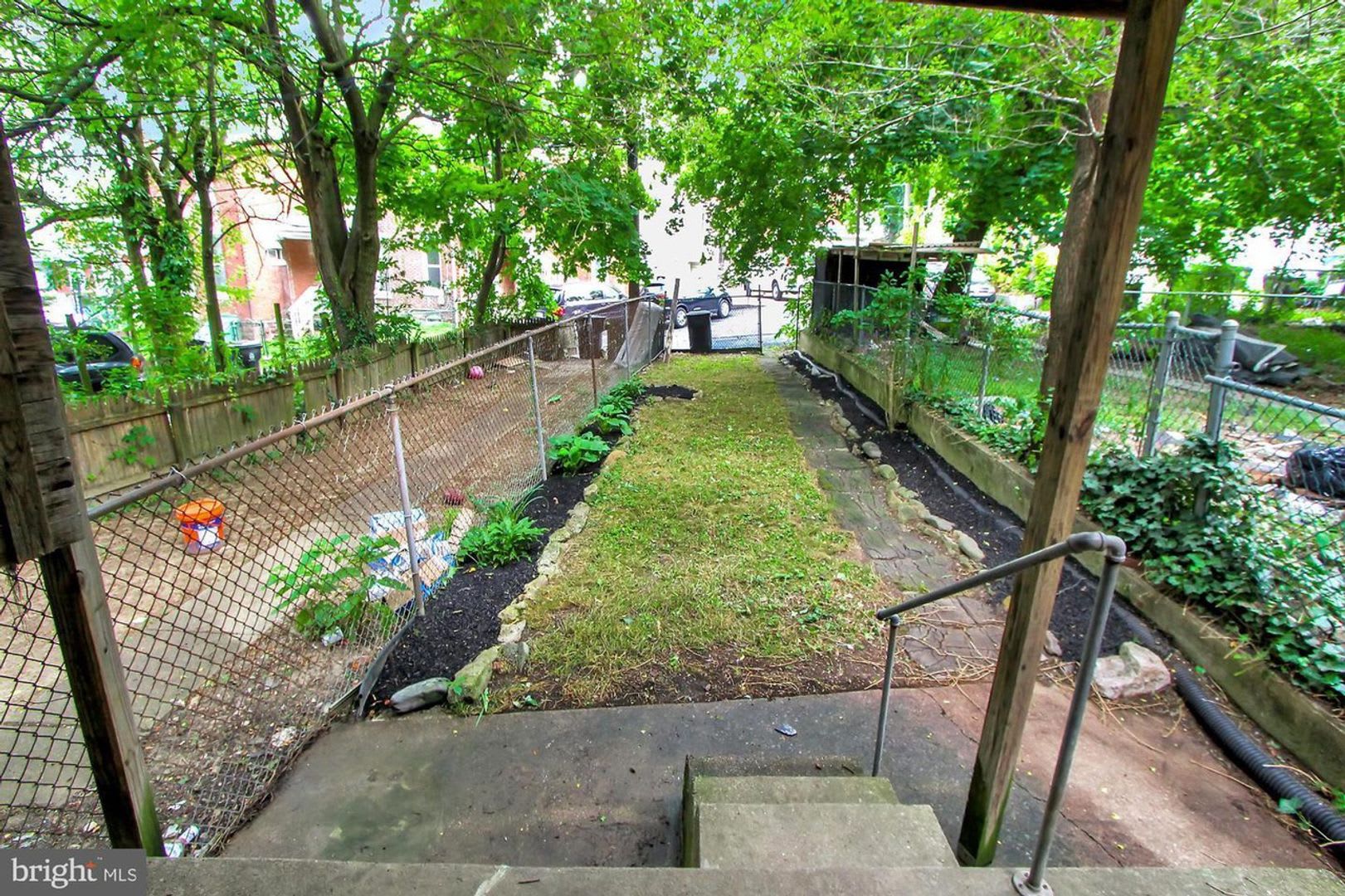 Coming Soon 4 Bedroom 1 5 Bathroom Rowhome For Rent – photo 2