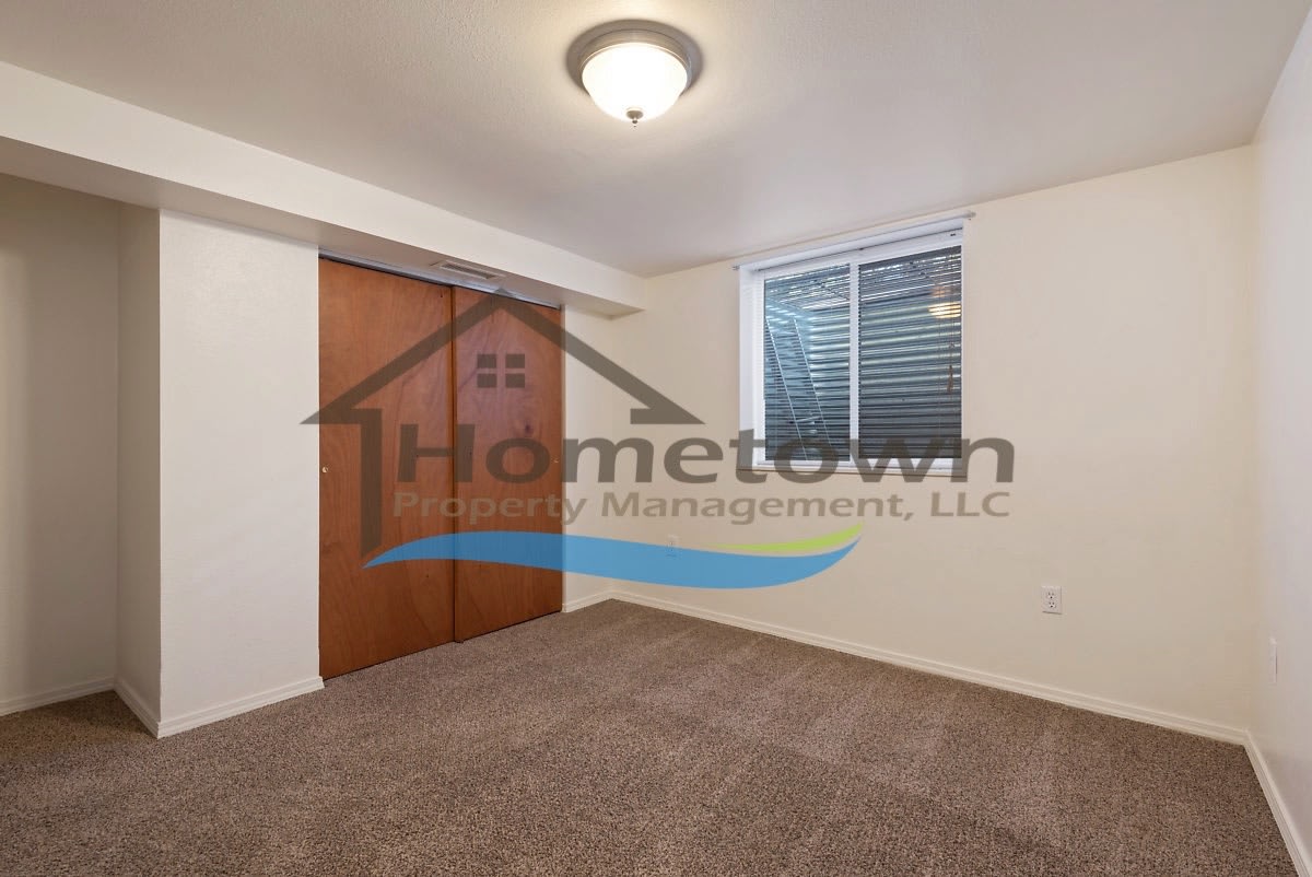 Spacious 4 Bedroom 2 Bath Duplex Unit in Hayden – photo 2