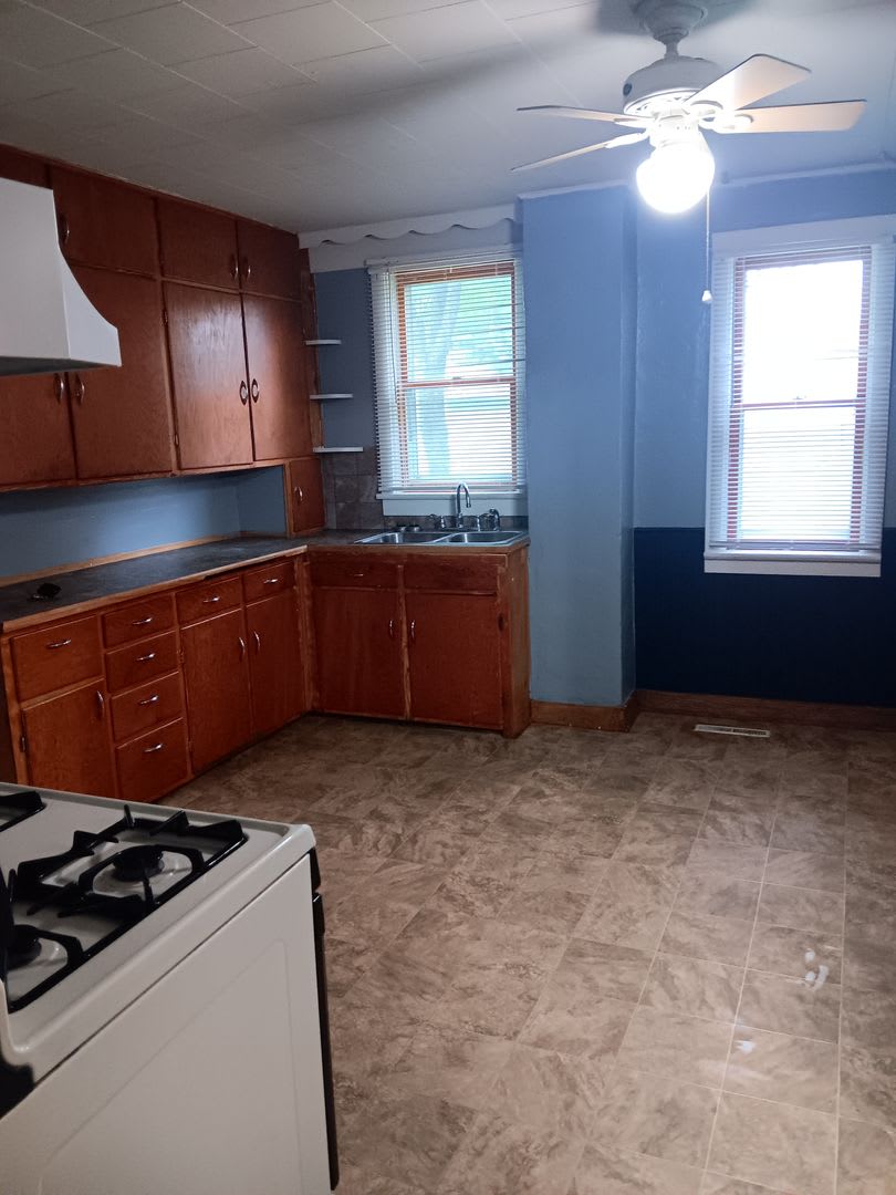Single Family Home Available! – photo 4