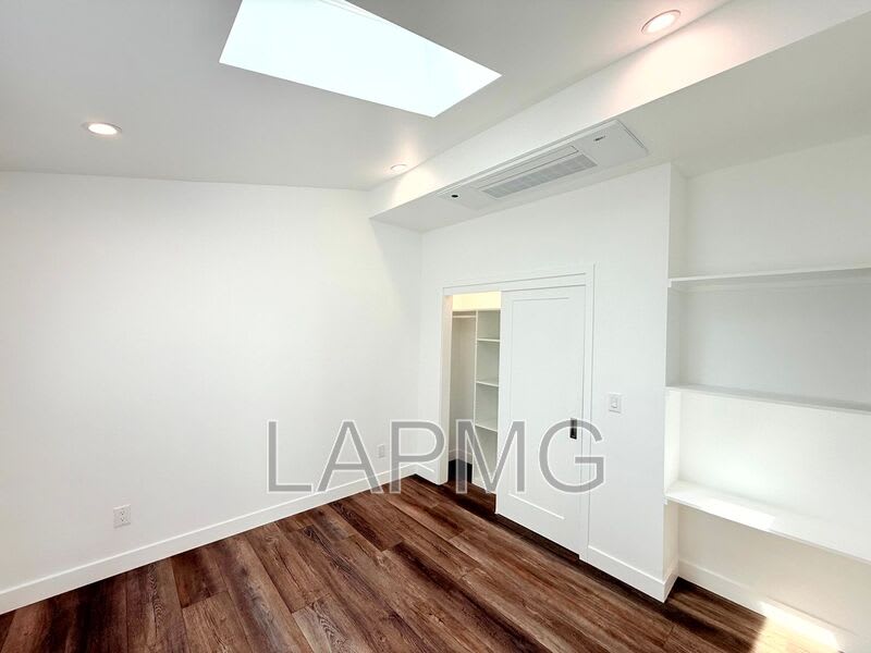 10837 Fellows Avenue – photo 4