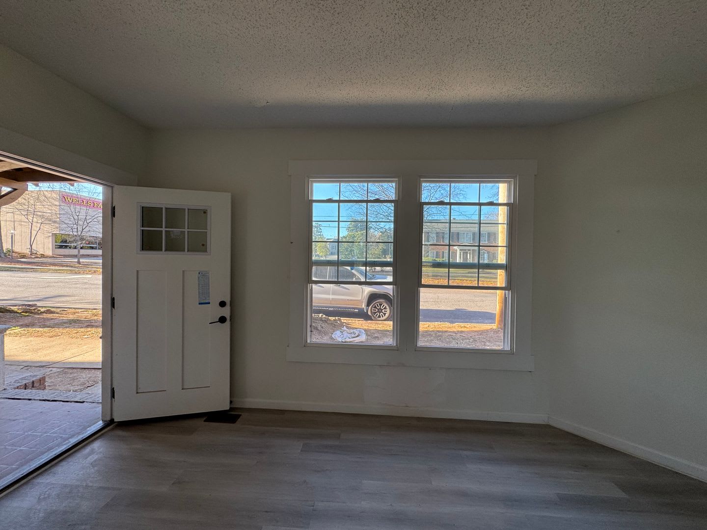 3 Bedroom. Fully remodeled, Close to I-77 and downtown Statesville. – photo 1