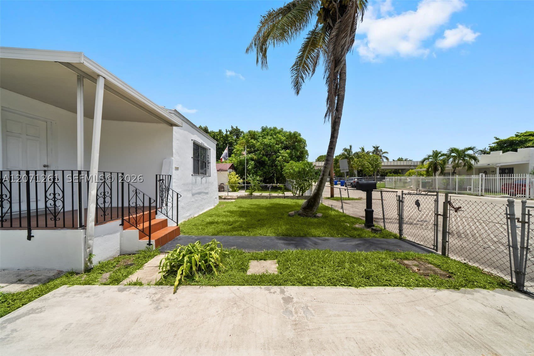 1227 Nw 27Th St – photo 2