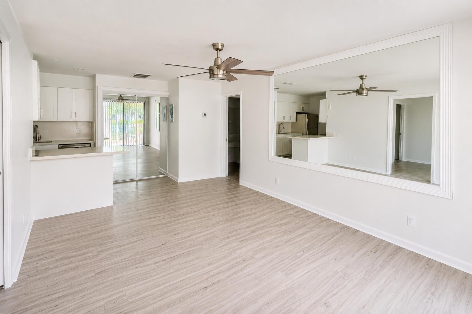 612 Executive Center Drive – photo 1