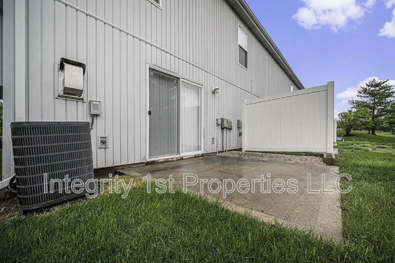 5937 NW 91st Ter – photo 4