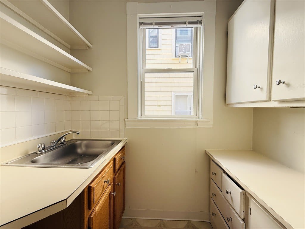 35 Kingston St – photo 3