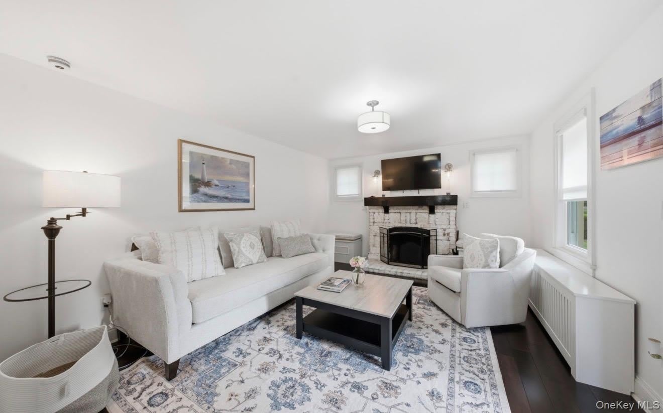8 Rosewood Avenue – photo 4