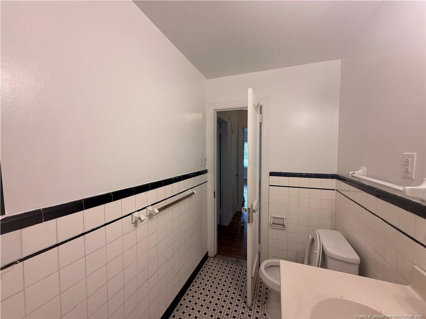 115 S Tarboro St – photo 4