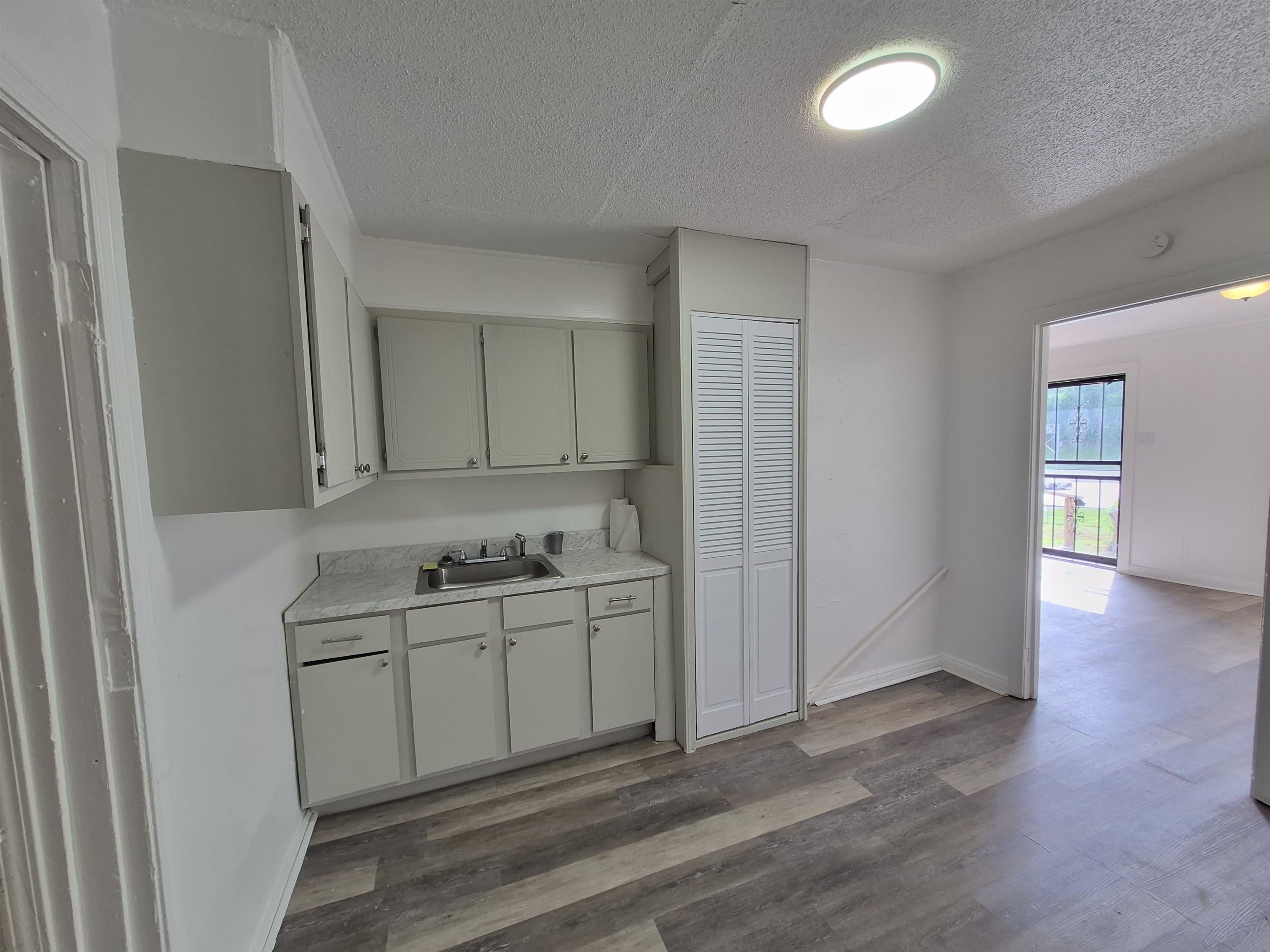 2100 RIVERSIDE Blvd – photo 4