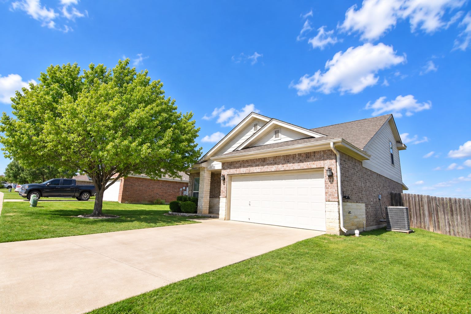1706 Walker Place Blvd – photo 2