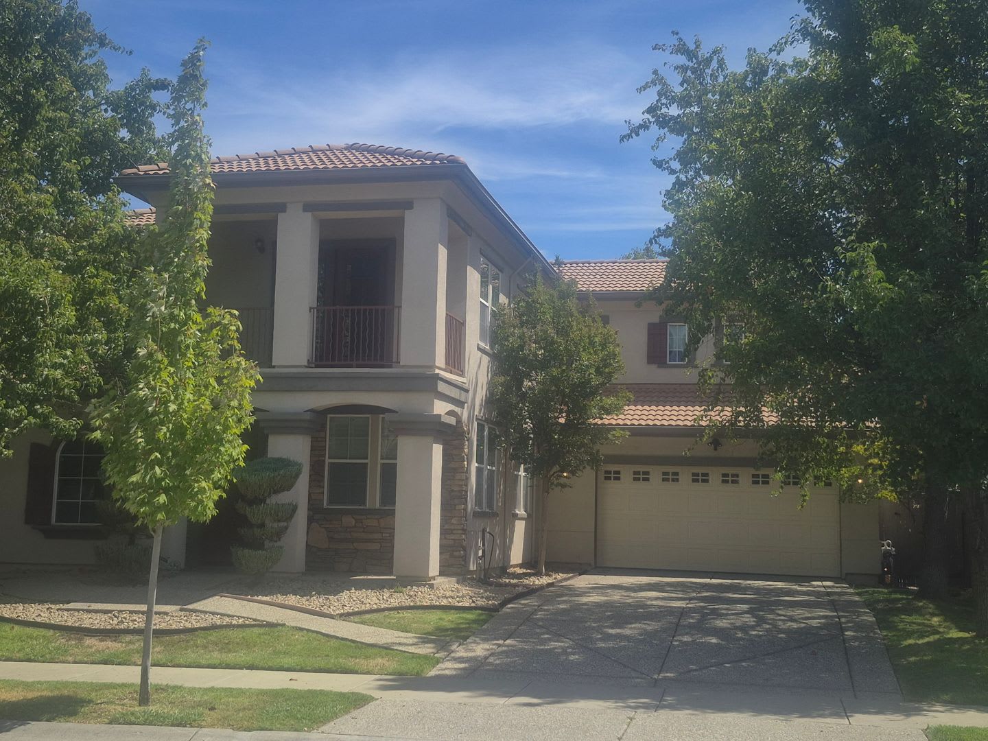 5 bedroom with 3 full baths in Westlake Community – photo 2