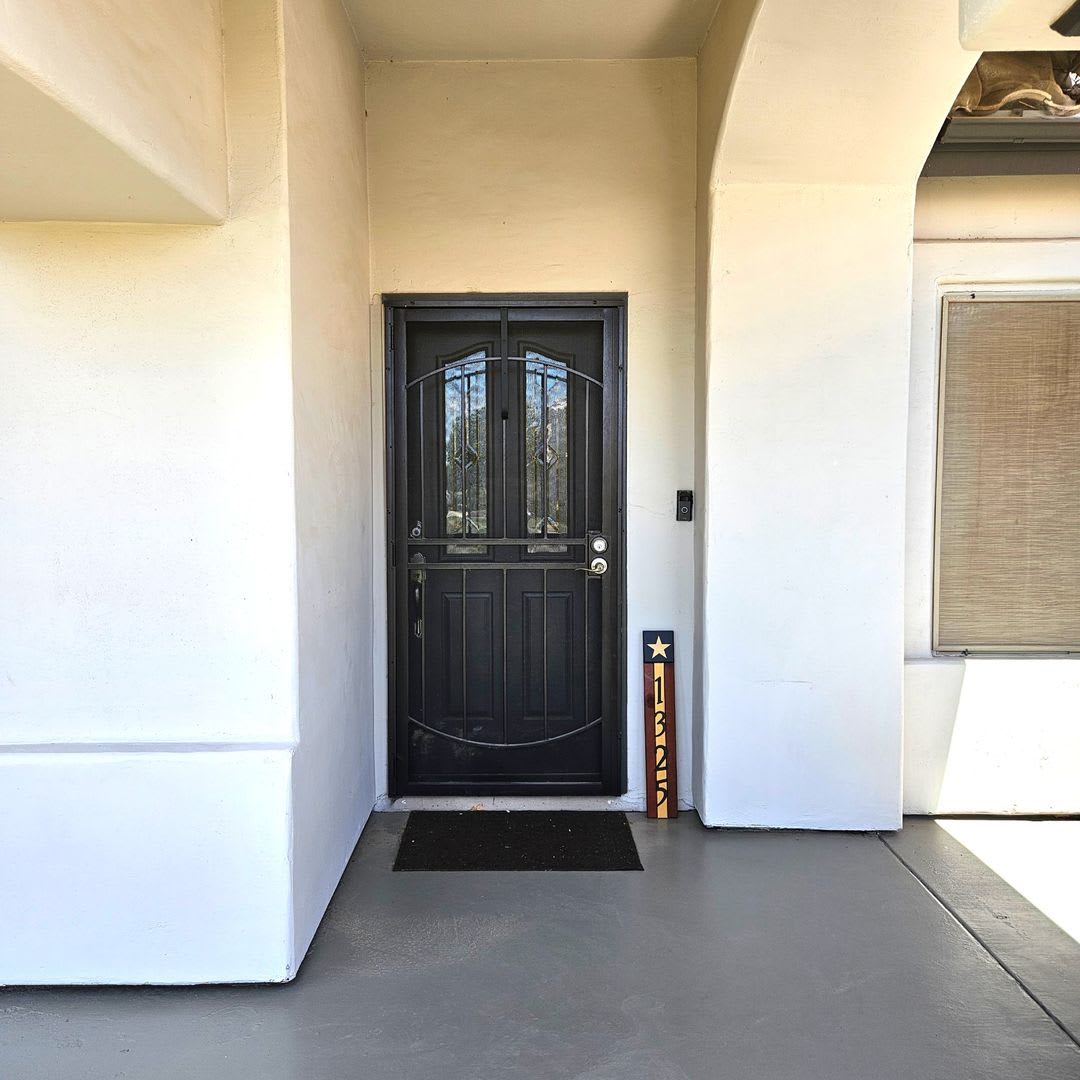 Pool home available now! – photo 3