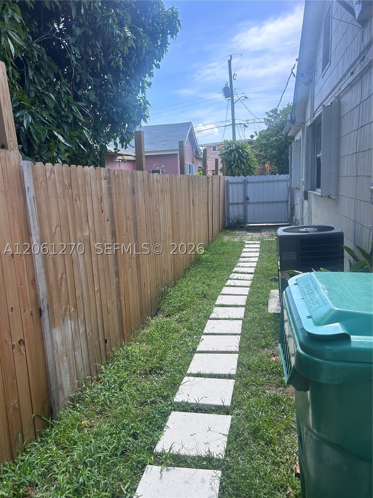 11108 Peachtree Dr – photo 2