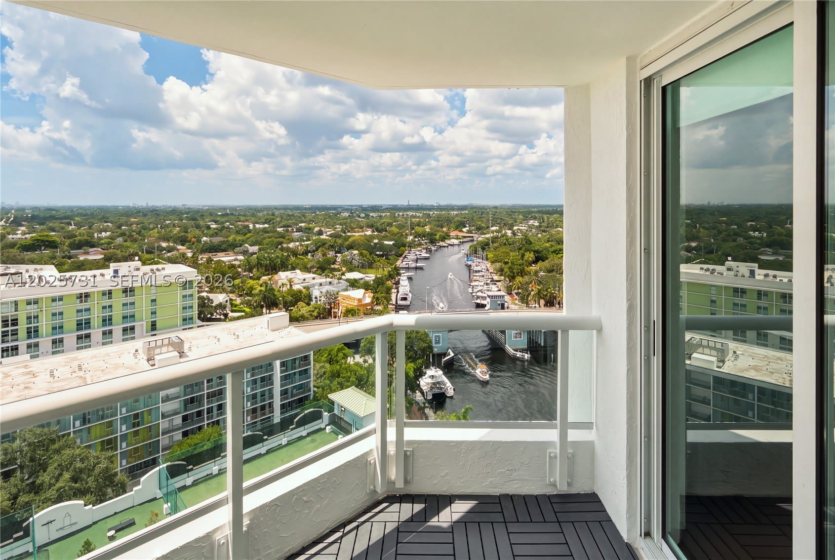 401 SW 4th Ave – photo 5