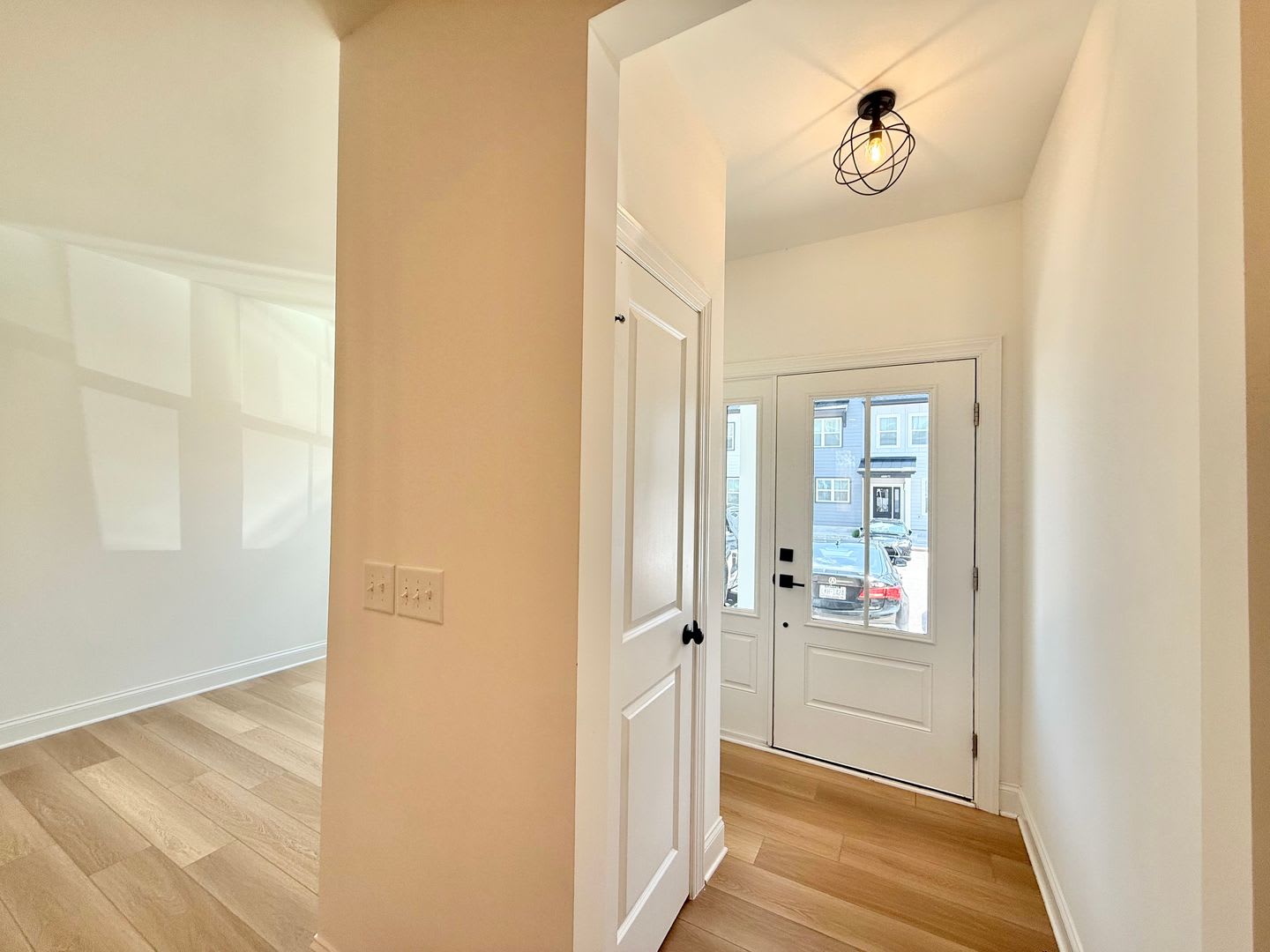 Offering 150 Rent Discount For First 6 Months Refundable Application Fees 150 Move In Promotion Newly Built 4Bd 3 5Ba Raleigh Townhome In A Great Location – photo 2