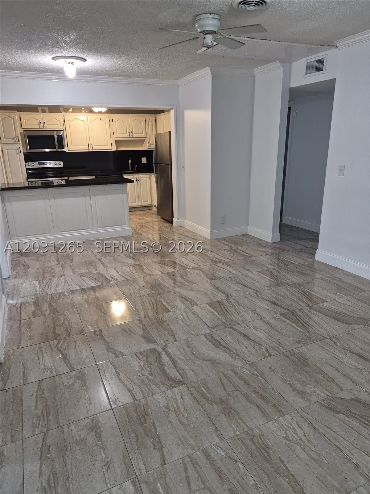 3035 NW 68th St – photo 3