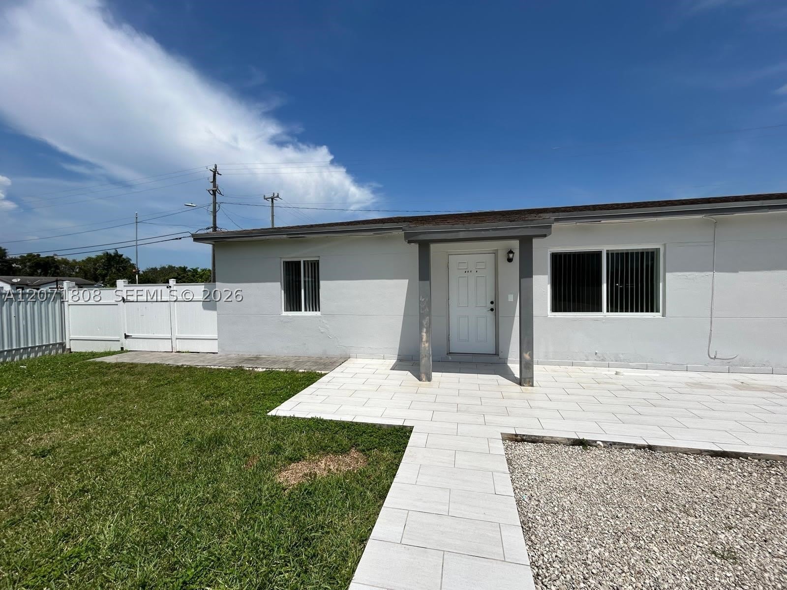 821 NW 1st Ave – photo 1