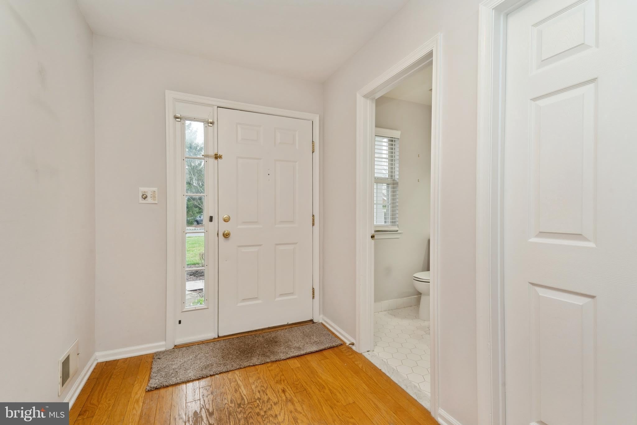 210 Kentshire Court – photo 4