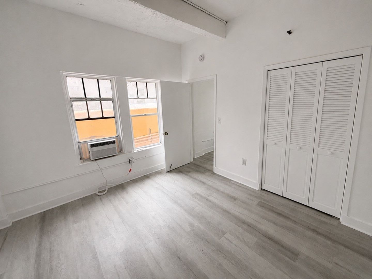 Miami Beach Art Deco Living – 1 Bedroom Steps from the Beach – photo 3