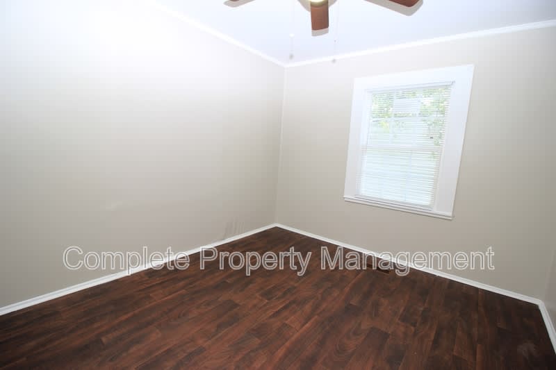 449 7Th Street West 1 – photo 5