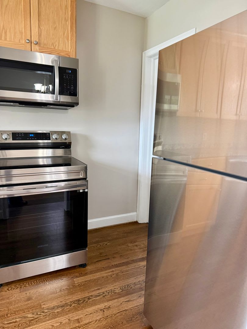 Beautifully Renovated 2 Bedroom, 1 Bath Duplex in Southwest Roanoke City – photo 3