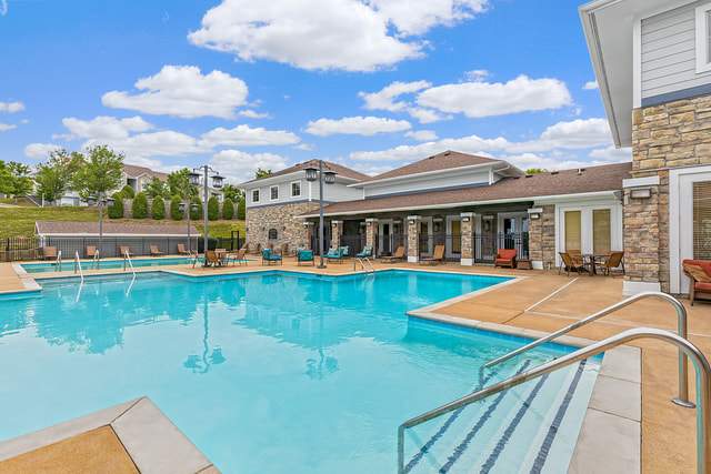 Hickory Point Apartments – photo 2