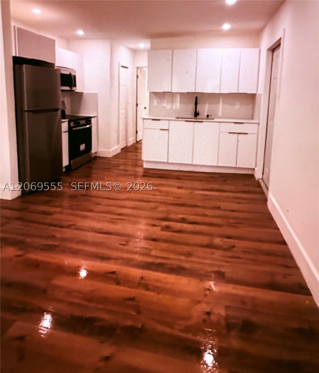 6905 NW 4th Ct – photo 2