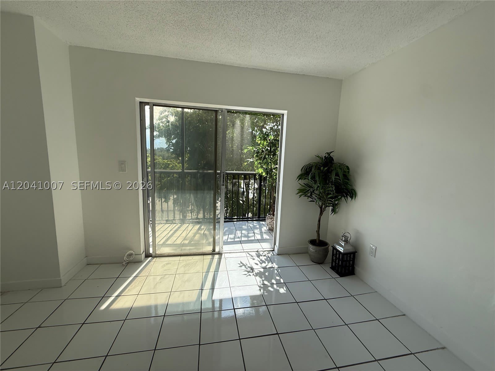 13455 NE 10th Ave – photo 1
