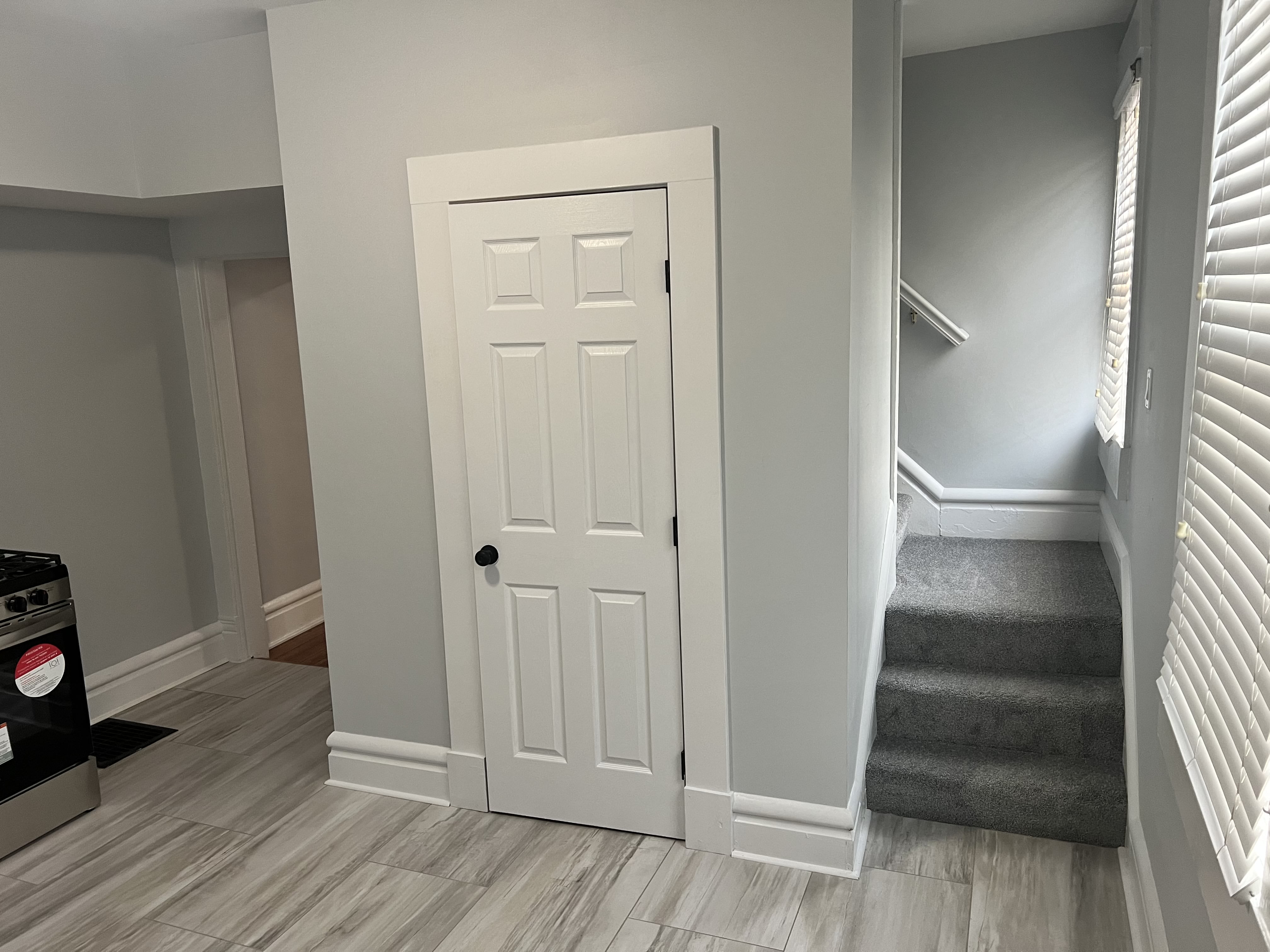 143 E 4Th Ave – photo 1