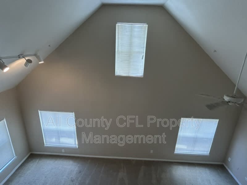 5961 Westgate Dr – photo 3