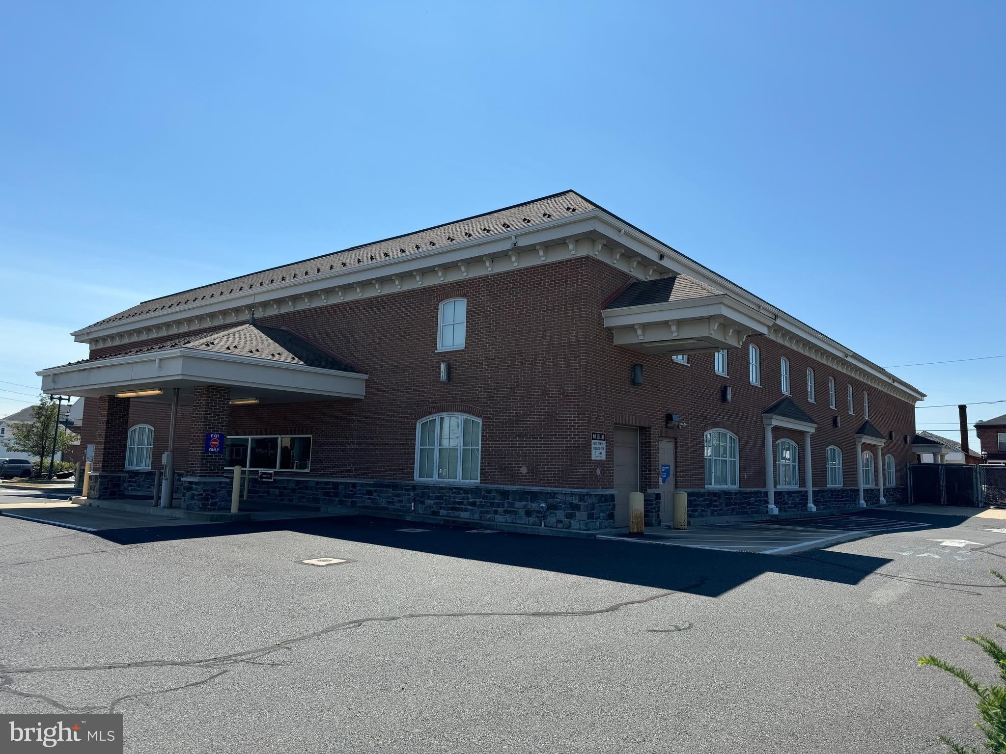 350 MAIN Street – photo 3
