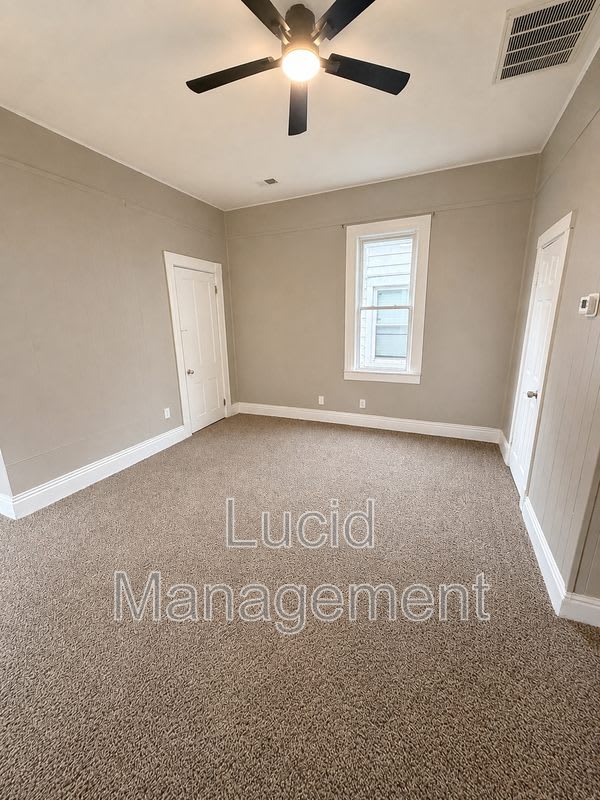 2700 Montana Ave – photo 2