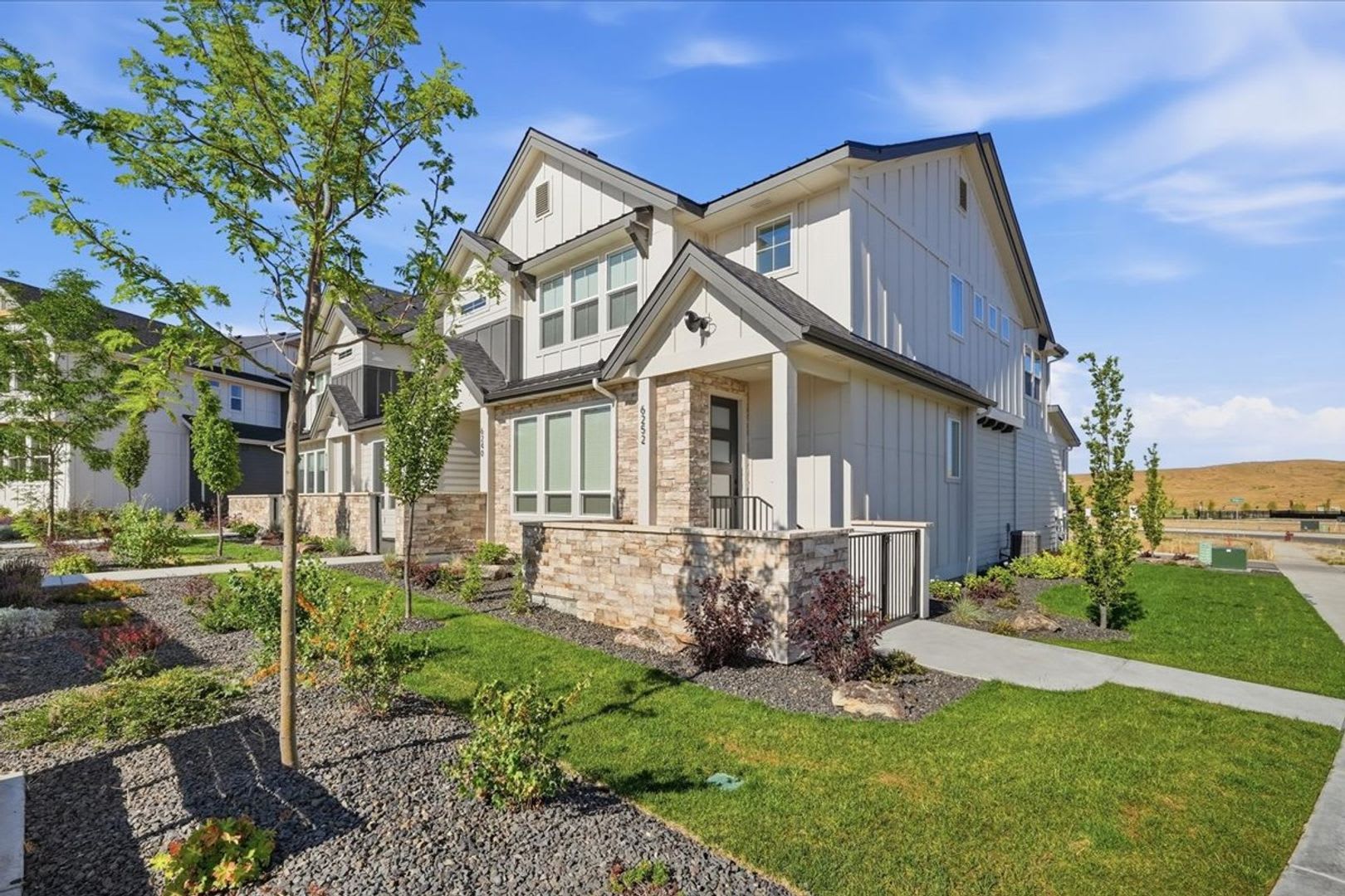 Brand New Townhome In New Valnova – photo 2