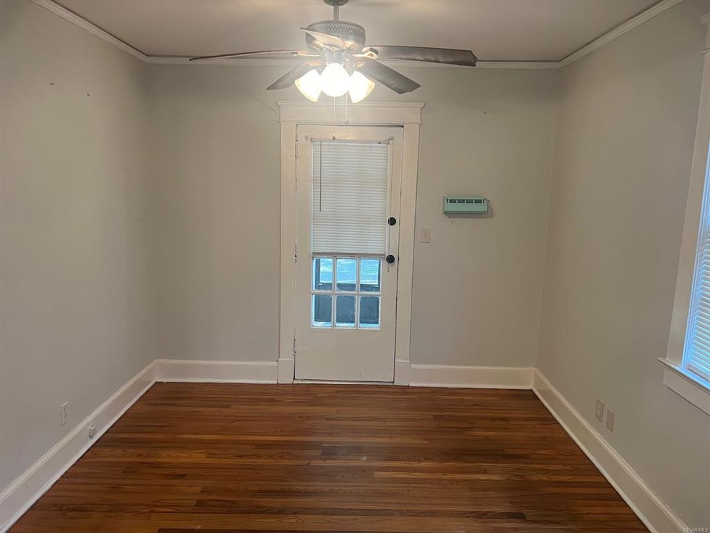 201 Arlington Rd – photo 3
