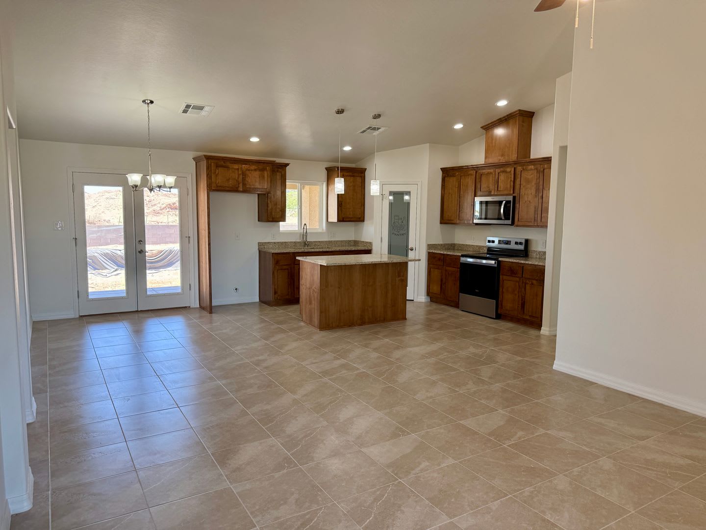 Brand New home in Wellton – photo 5