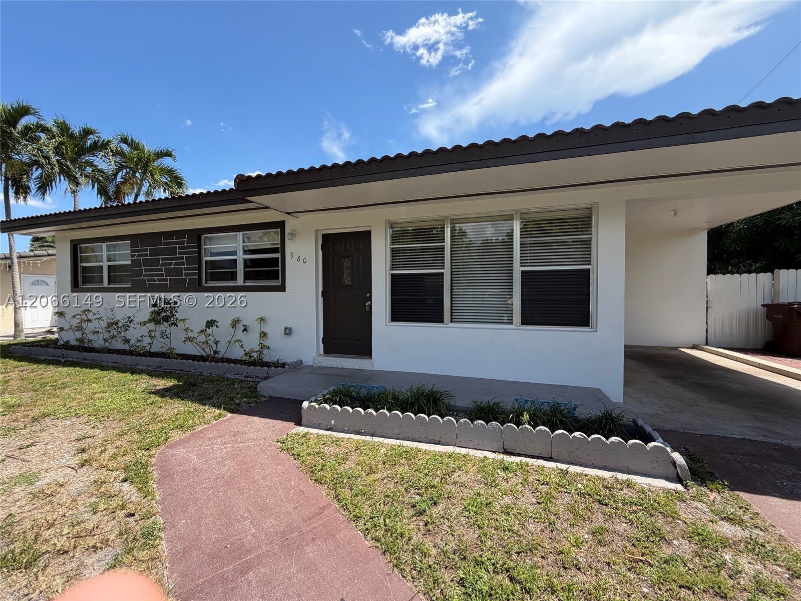 980 W 53rd Ter – photo 1