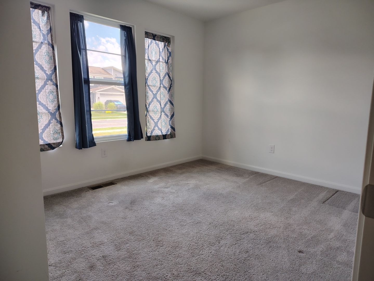 Stylish 2023-Built Home with Giant Unfinished Basement in Fairborn, Ohio!!! – photo 5