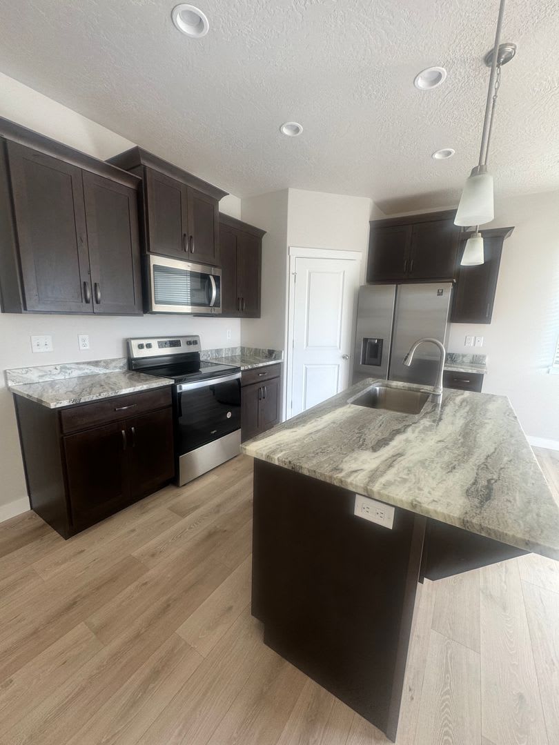 Beautiful Lehi Townhome for rent! – photo 3