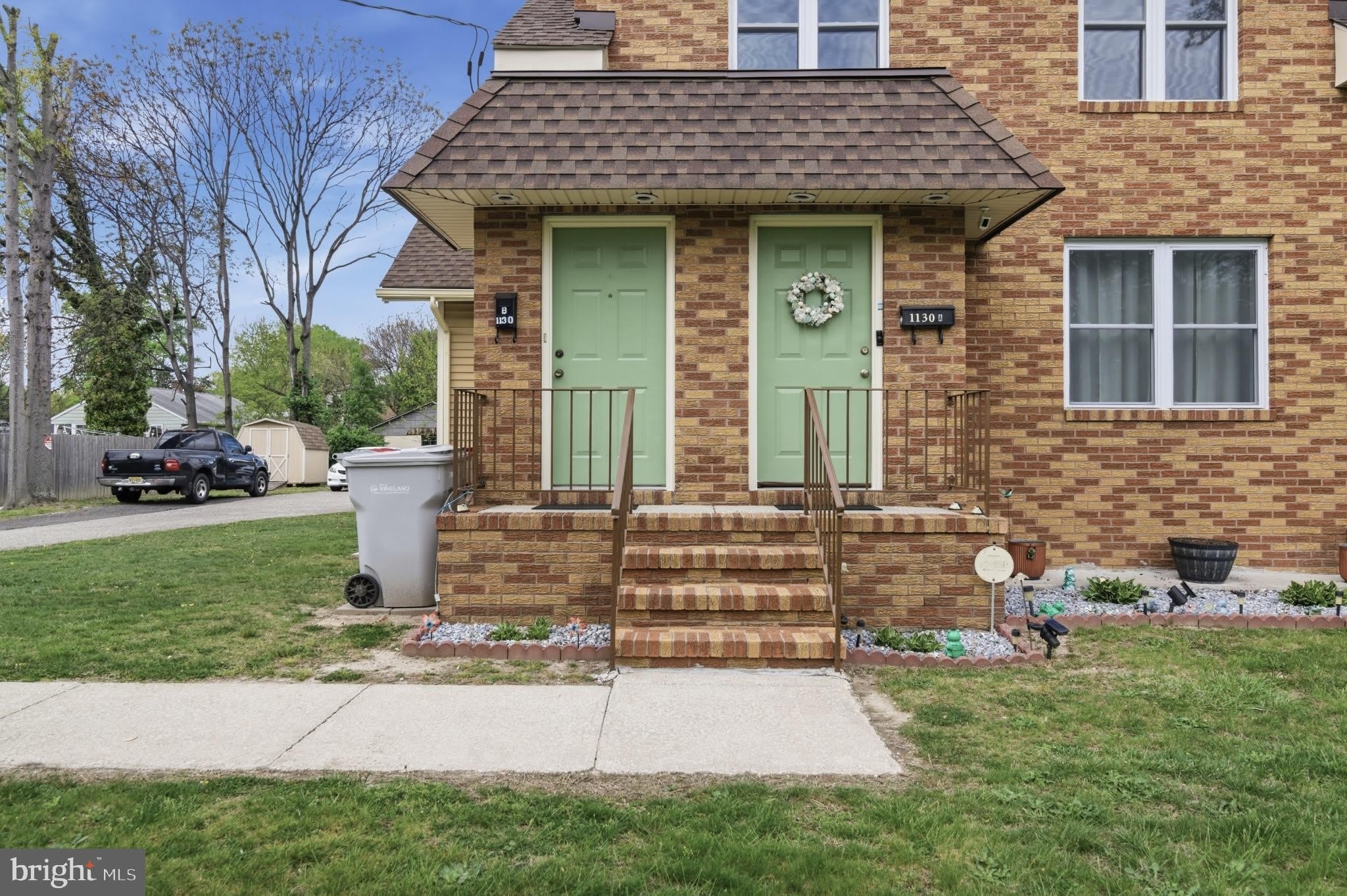 1130 E PARK Avenue – photo 2