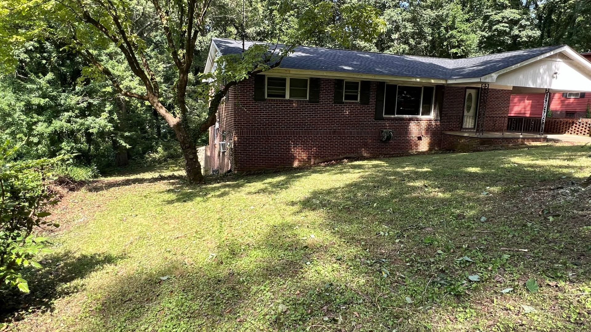 3 Bedroom, 2 Bathroom- House in Lindale! – photo 1