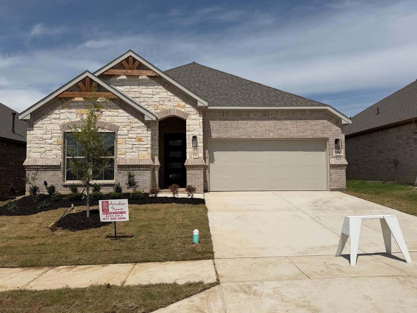 1045 Nighthawk Tr, Alvarado 76009 – photo 1