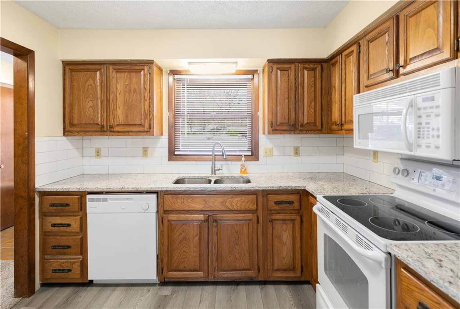 Bella Vista Townhome with POA Amenities & Maintenance-Free Living – photo 2