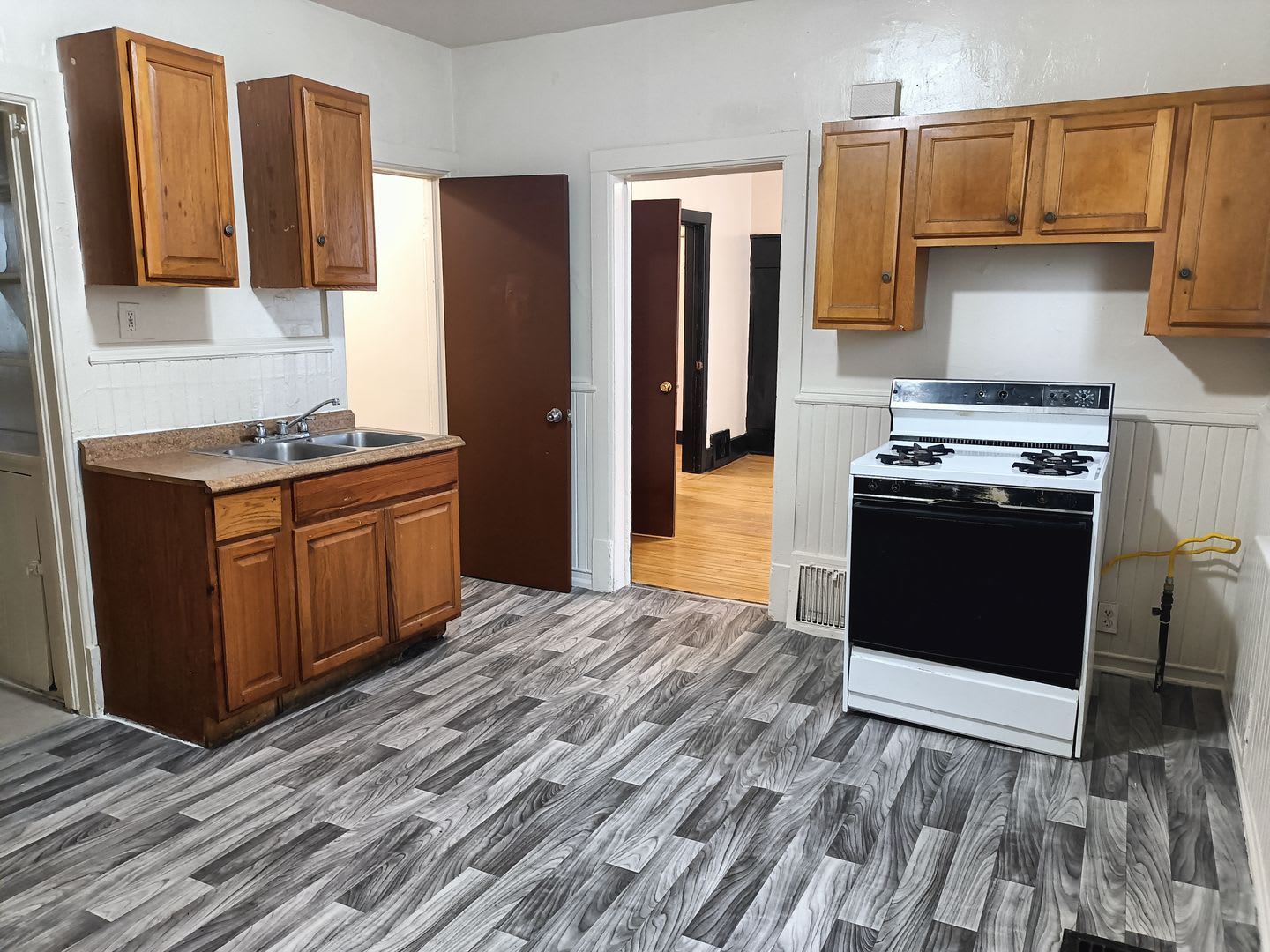 3 Bedroom Single Family Home – photo 1