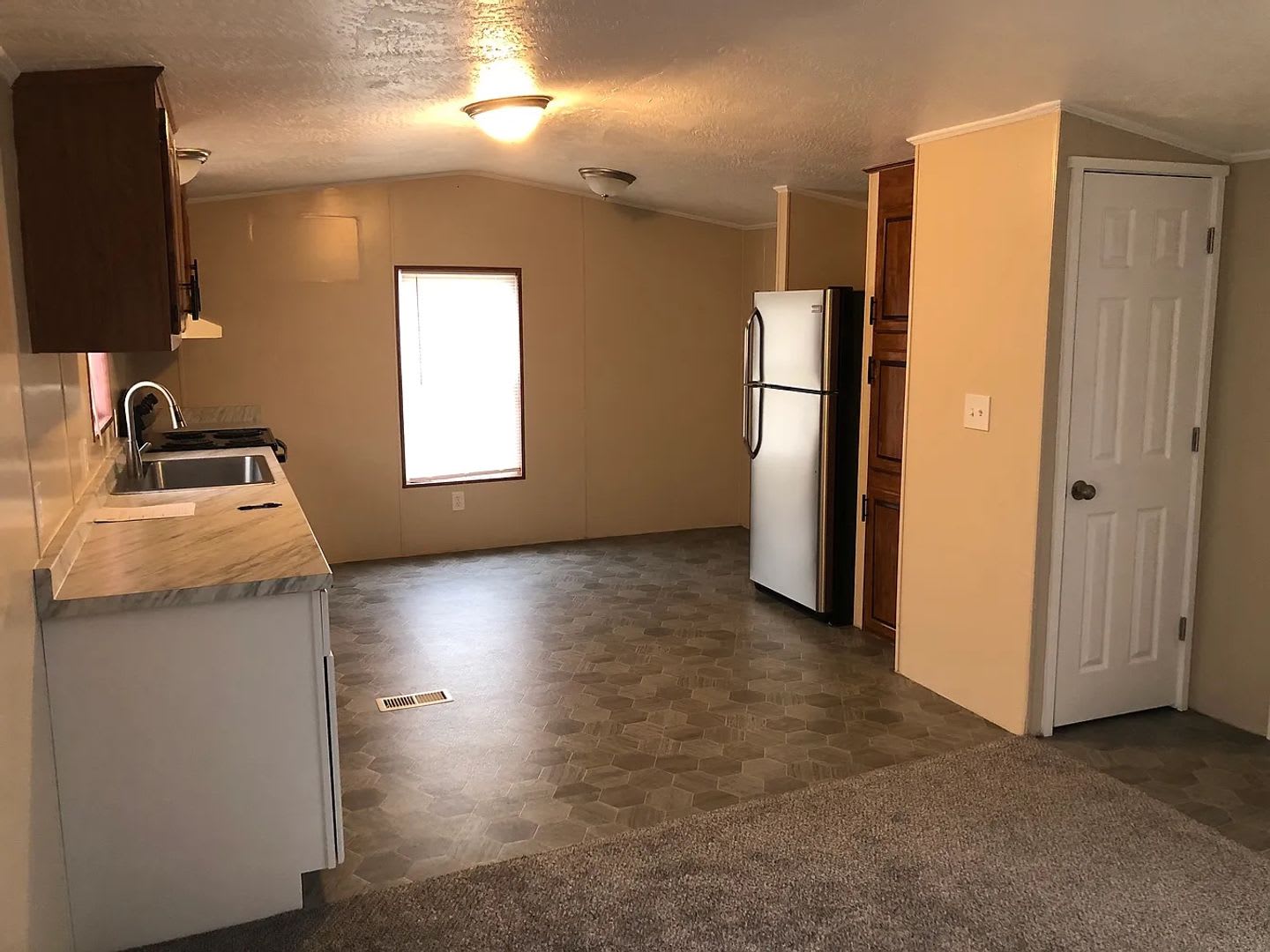 Great 2 Bedroom 1 Bathroom Home In North Pointe – photo 4