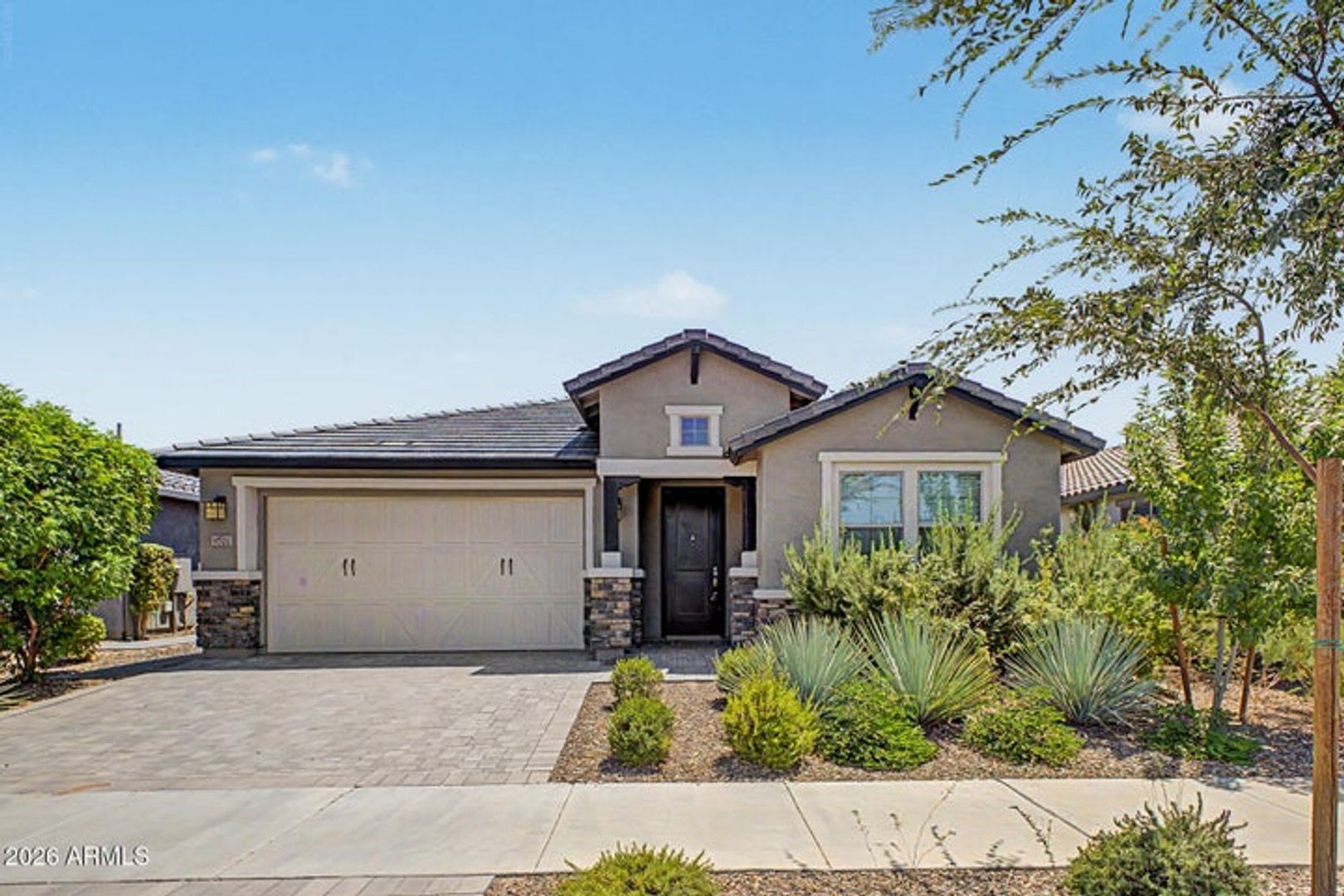 Gorgeous 5 bed/3 bath home in the sought-after Eastmark subdivision in Mesa – photo 1