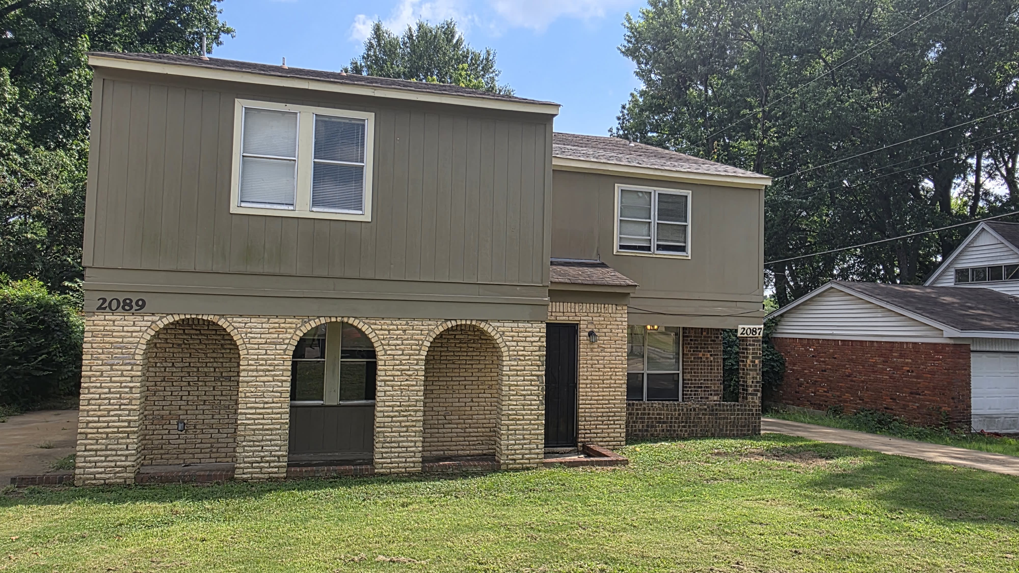 2089 Saint James Dr – photo 1