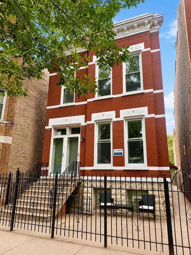 853 N Winchester Avenue – photo 1